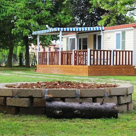 Del Falco Agricamp-12 Kilometers To Garda And Verona Campingplads Bussolengo
